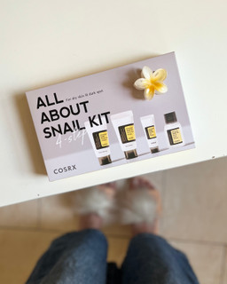 ک مراقبت پوست COSRX Advanced Snail Kit شامل شوینده اسنس کرم و دور چشم